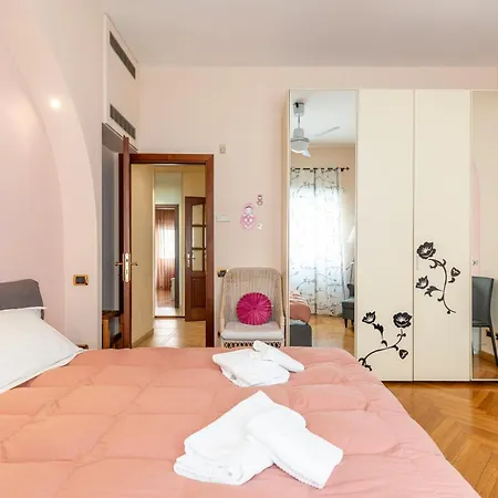Apartament Ubaldi - 2 Stops From San Pietro Rzym